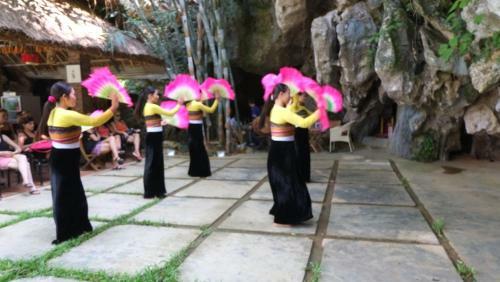 Hotel Mai Chau Sunrise Village