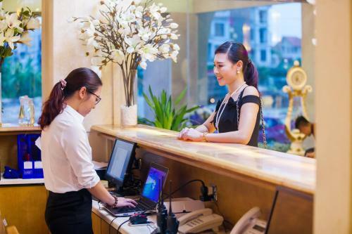 Tu Son Luxury Hotel