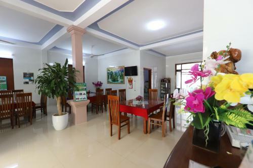 Hotel Son Doong Riverside