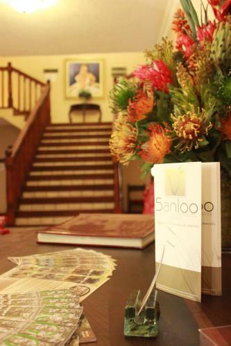 Hostal Sanloo Manor