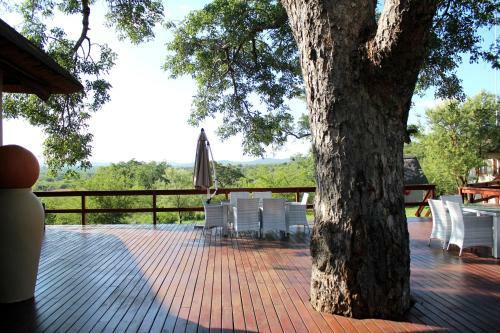 Nahakwe Lodge