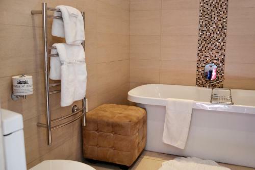 Hostal 96 On Bree Guesthouse