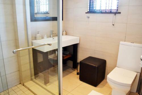 Hostal 96 On Bree Guesthouse