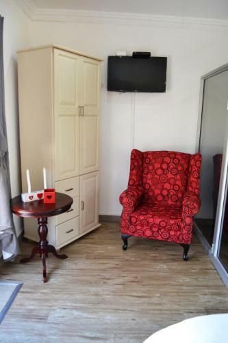 Hostal 96 On Bree Guesthouse