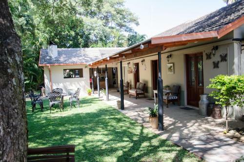 Hostal Four Seasons Guesthouses