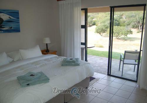Bed & Breakfast Dream @ Dolphins