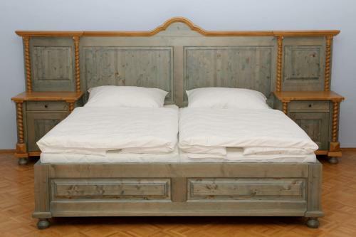 Hostal Z�mek Libou?