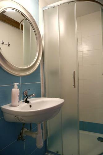 Hostal Z�mek Libou?
