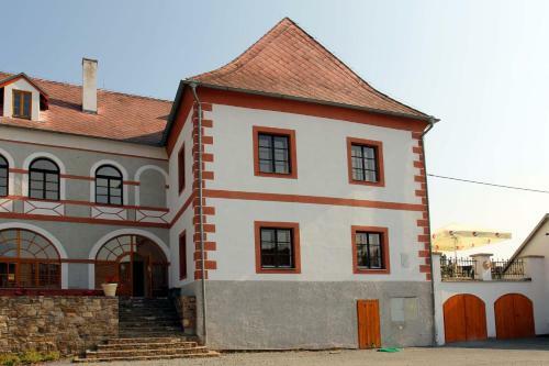 Hostal Z�mek Libou?