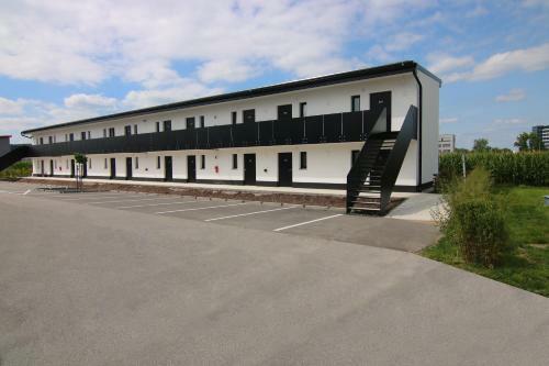 Apartamento Gi Hotel