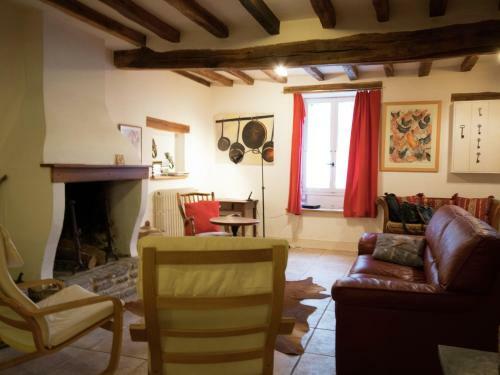 Stunning Holiday Home In Arfons With Swimming Pool