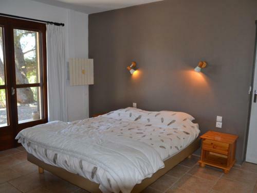 Modern Villa In Cesseras With Private Swimming Pool