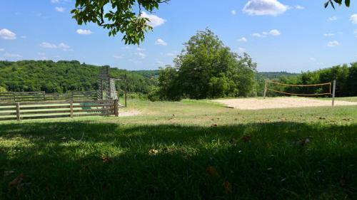 Camping Lestaubi�re