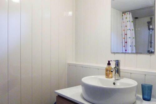 Holiday Home Lagarde-d'apt - Prv01042-f