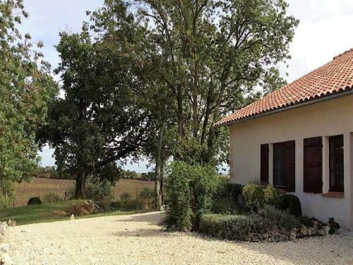 Charming Holiday Home In Monfort With Private Swimming Pool