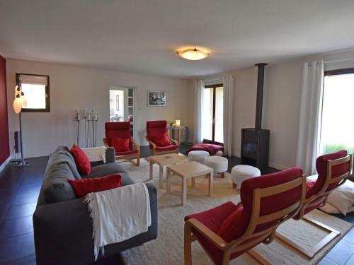 Cozy Villa In Montbrun-des-corbieres With Private Pool