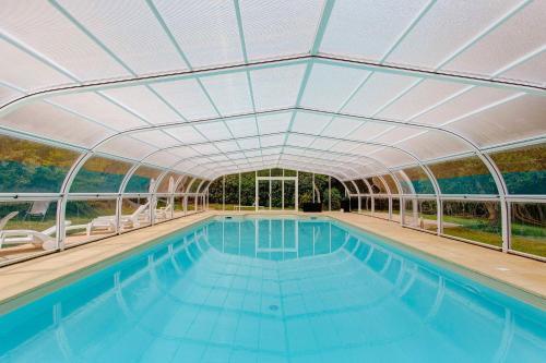 Agroturismo Poubreuil Chateau Sleeps 35 Pool