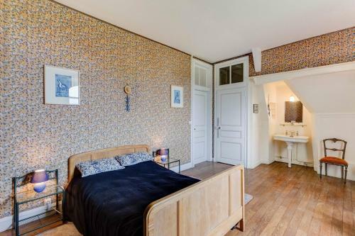 Agroturismo Poubreuil Chateau Sleeps 35 Pool