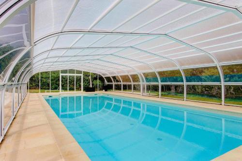 Agroturismo Poubreuil Chateau Sleeps 35 Pool