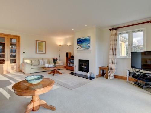 Spacious Holiday Home In Croyde Near Sea