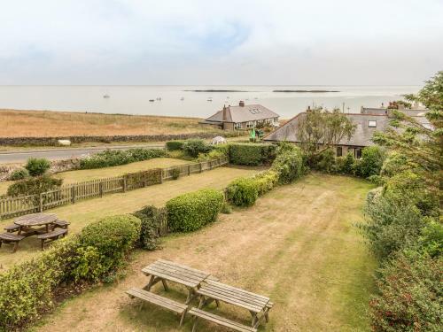 3b Coastguard Cottages