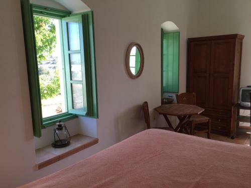 Hostal Villa Lemonia - Guest House