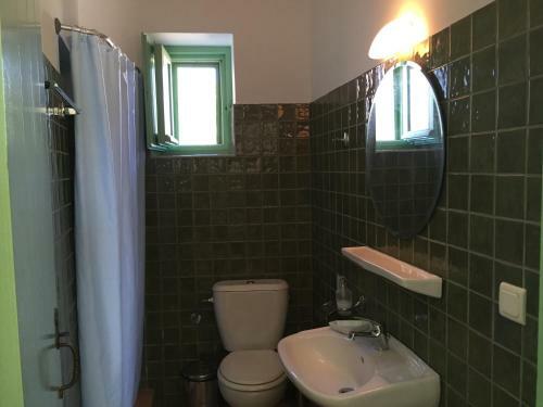 Hostal Villa Lemonia - Guest House