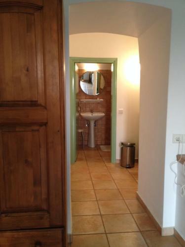 Hostal Villa Lemonia - Guest House