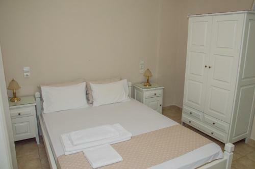 Paradise Studios & Apartments