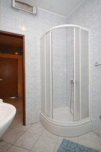 Apartments By The Sea Mrljane, Pasman - 8463