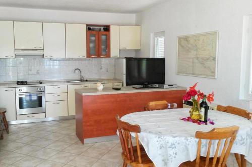Apartments By The Sea Necujam, Solta - 8691