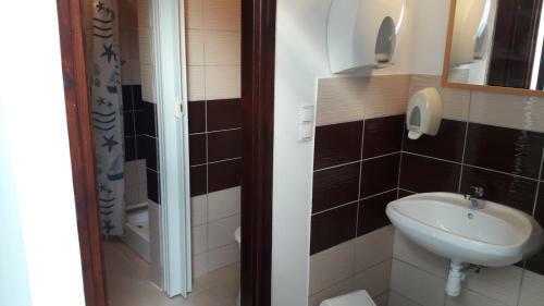 Hostal Szabadid? K�zpont Panzi� B�tonyterenye