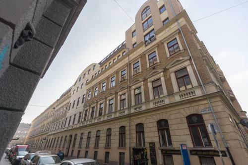 Real Apartments Heged?