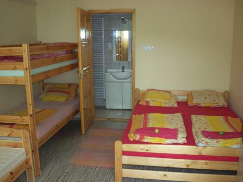 Hostal S�rv�ri Vend�gh�z