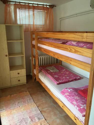 Hostal S�rv�ri Vend�gh�z