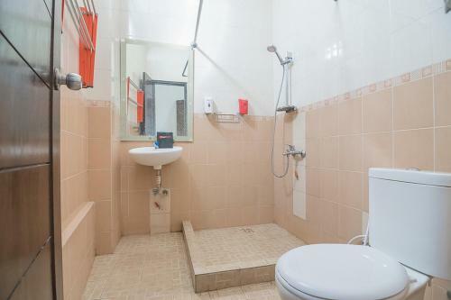 Hostal Reddoorz Near Jatinangor Town Square