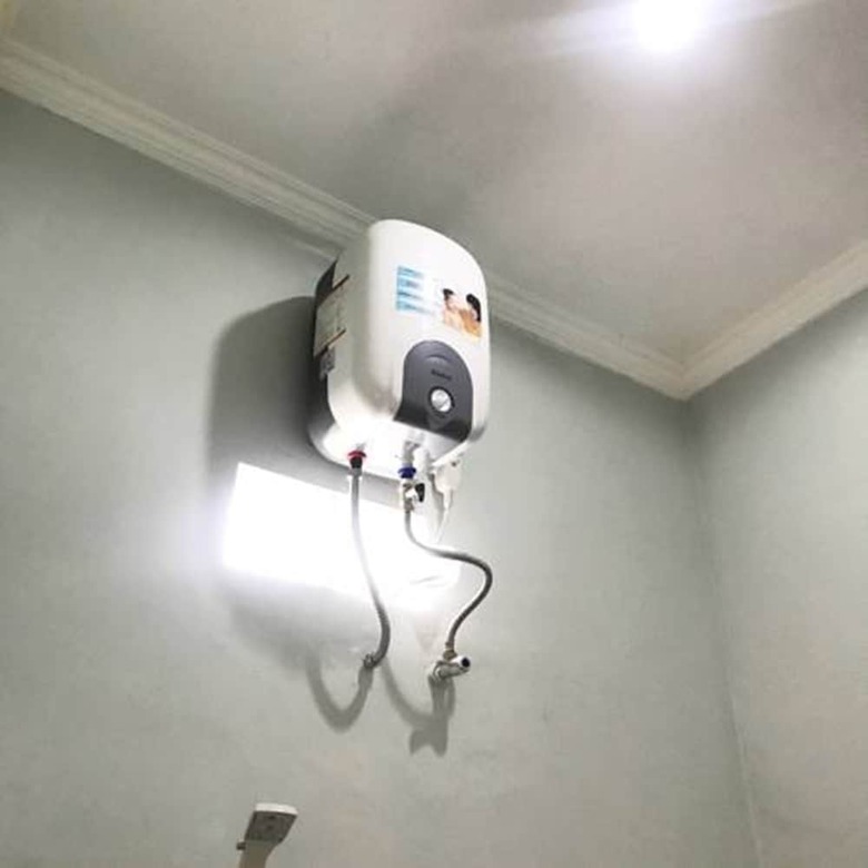 Hostal Lagriya Guest House