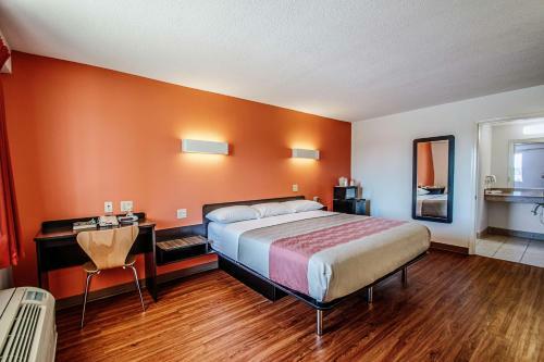Motel 6 Martinsburg
