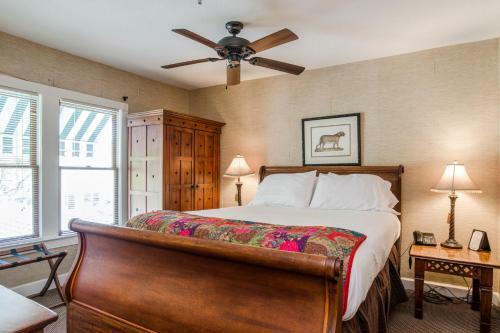 Hotel The Historic Peninsula Inn