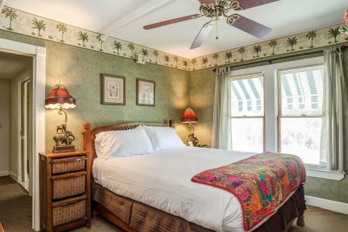 Hotel The Historic Peninsula Inn