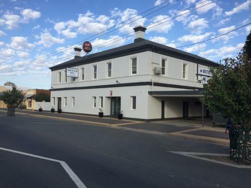 Finley Country Club Hotel Motel