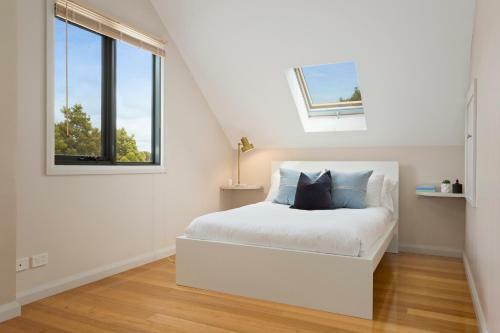 Luxury Waterfront Family Home-tasmania (i)-l'abode