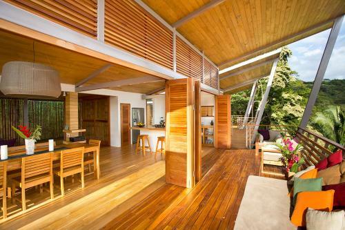 Villa Breathtaking 5 Star- The Floating House
