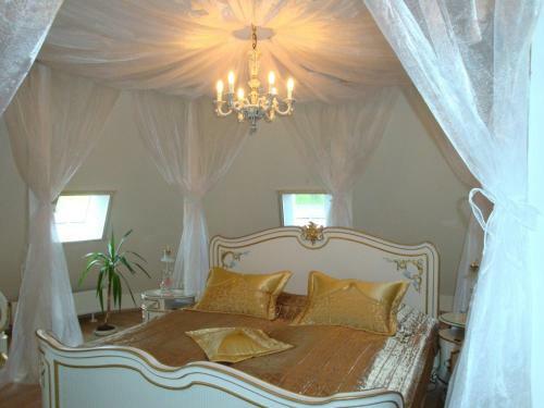 Hotel Schloss Grochwitz (garni)
