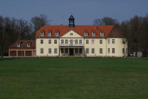 Hotel Schloss Grochwitz (garni)