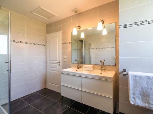 Lovely Villa In Oupia With Private Swimming Pool