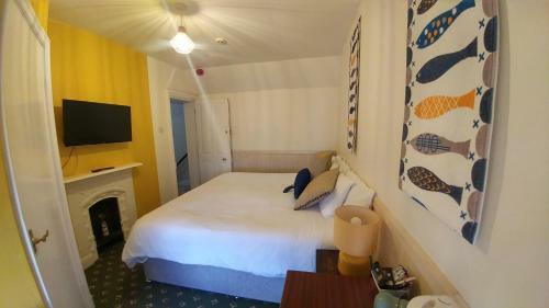 Hostal Mon Fort Guesthouse