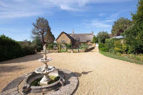 Crooked Cottage