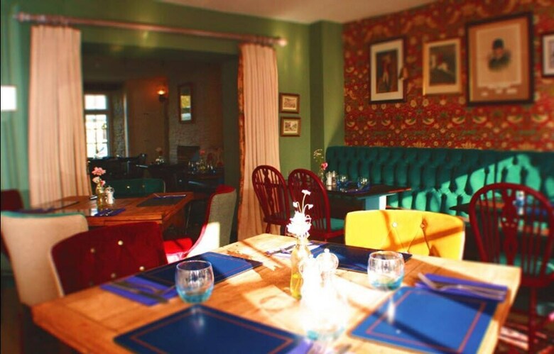 Bed & Breakfast Cat And Custard Pot Inn