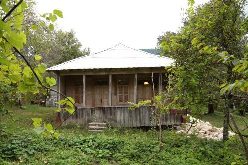 Albergue Kinchkha Wood House